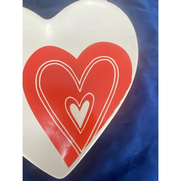 White Ceramic‎ Heart Shaped Plate With Red Side Heart - Picture 4 of 7